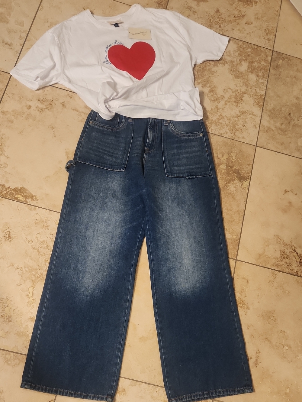 Forever 21 Wide-Leg High-Rise Blue-Wash Jeans w/Tee
